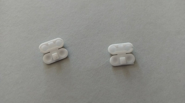 Plastic Chain Connector for No.10 Chains - White - pack of 10,000 - www.mydecorstore.co.uk